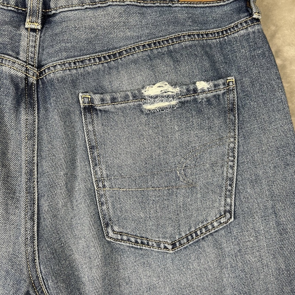 American Eagle Tomgirl Jeans Size 10 Regular Medium Wash Straight Button Fly - Picture 10 of 16